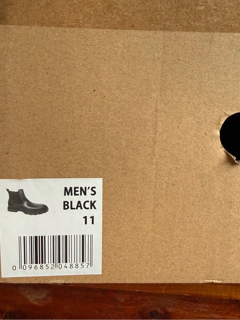 NWT No Boundaries Men's Black Faux Leather Lug Sole Chelsea Boots 11
